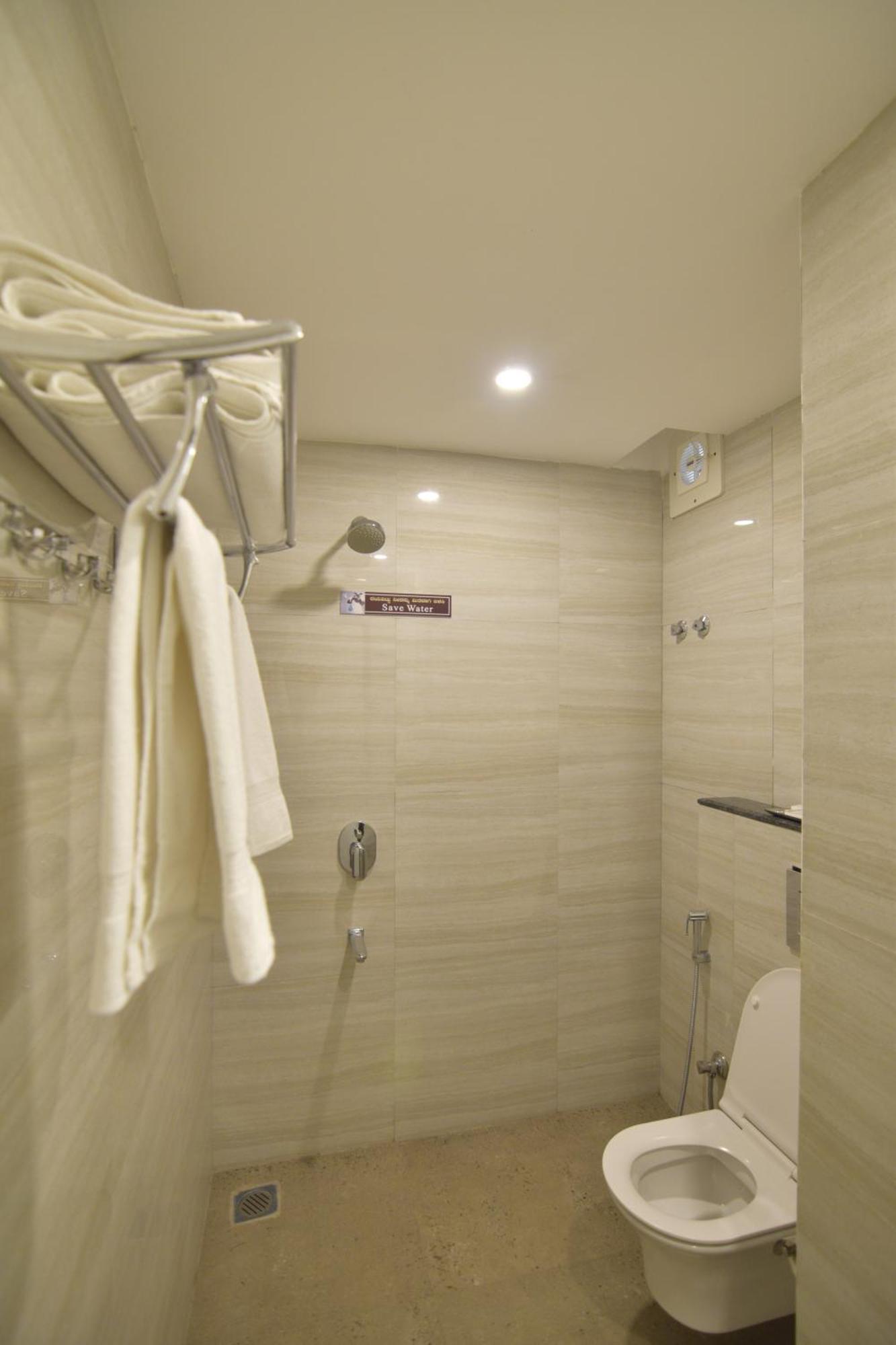 Hotel Dasya - Formerly Nice Stay The Business Hotel Bangalore Bilik gambar